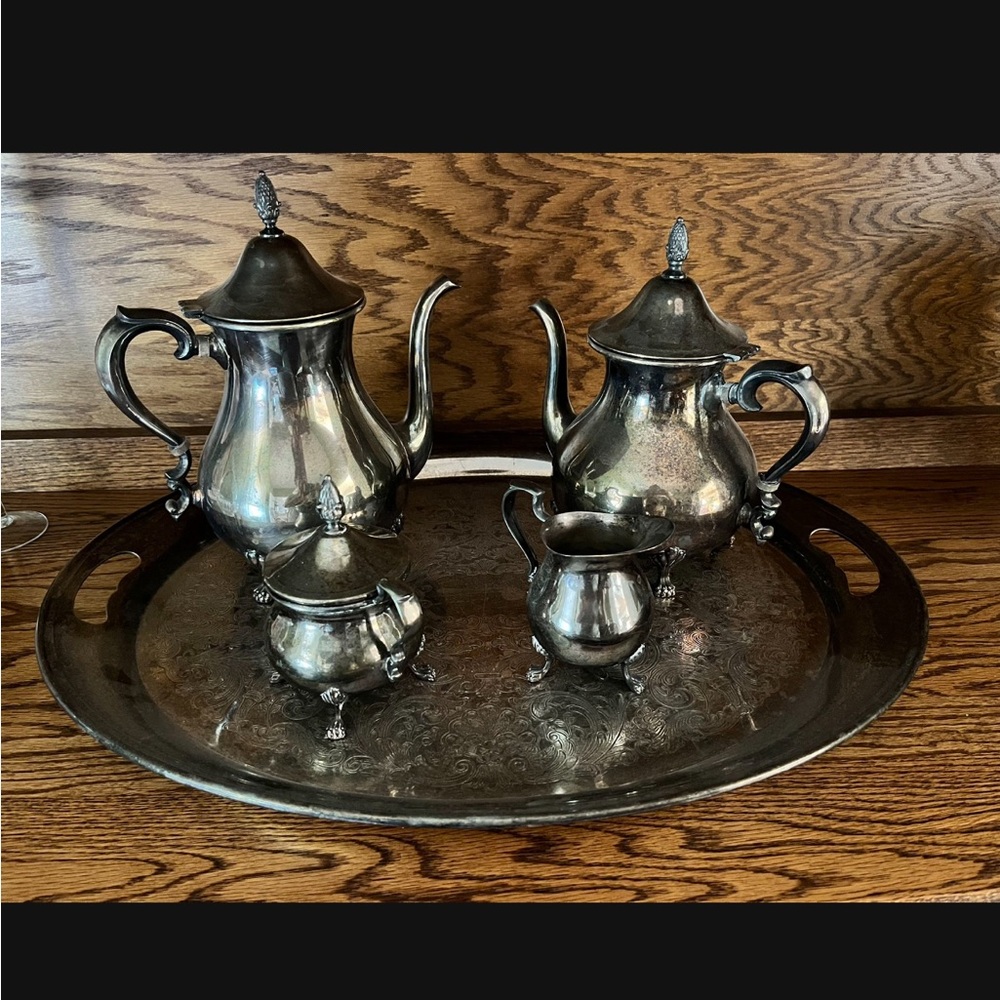 Tea set.   Needs to be cleaned